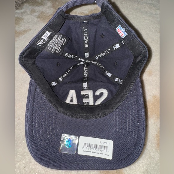 Women’s Seattle Seahawks Adjustable baseball cap - Picture 2 of 4